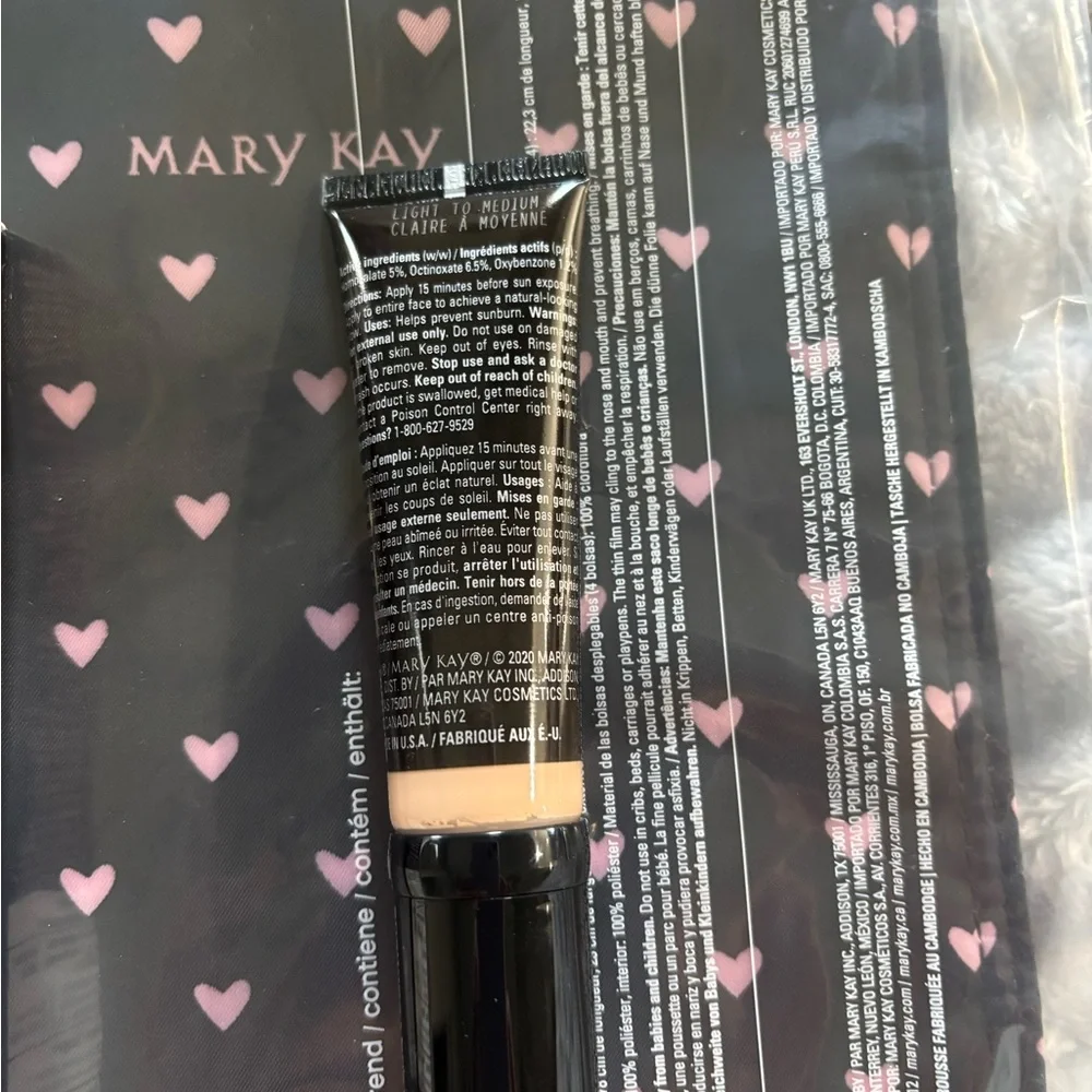 Mary Kay CC Cream - Broad Spectrum SPF 15 - Light Beige - Picture 3 of 3